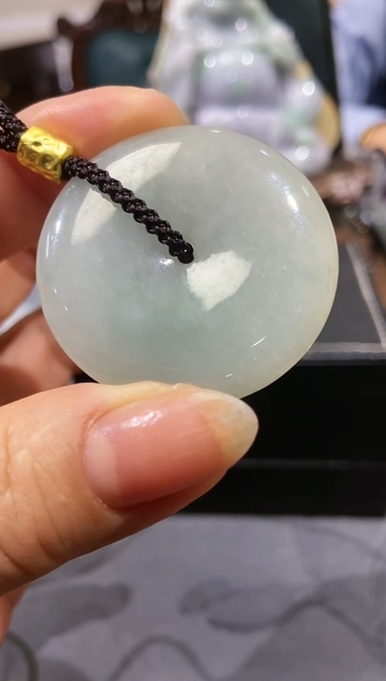 颈饰未镶嵌翡翠少***⁸吊坠