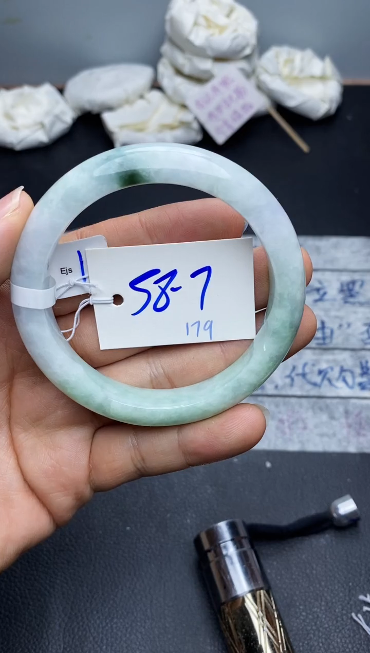 未镶嵌手镯翡翠179