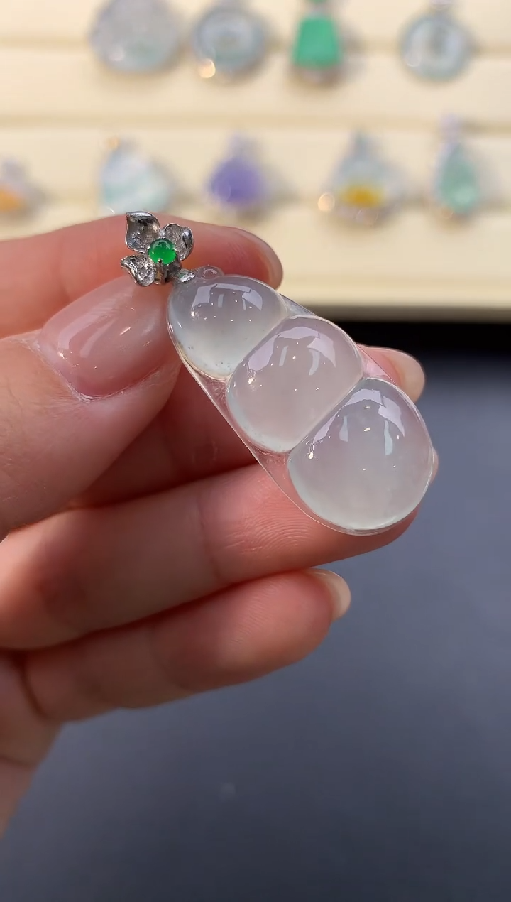 【闪购商品】翡翠颈饰18K金镶嵌X60     