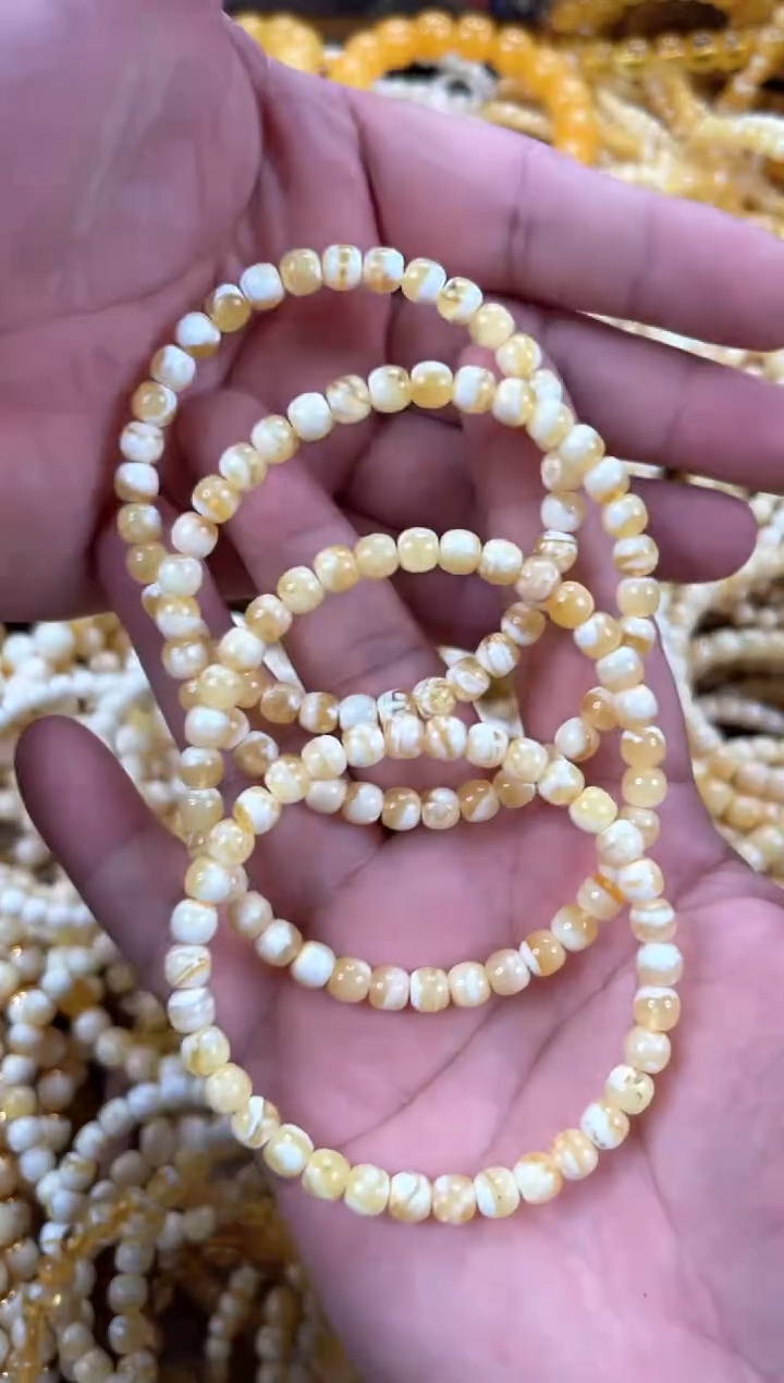 未镶嵌琥珀裸石AA5   6左右老型多样性一条