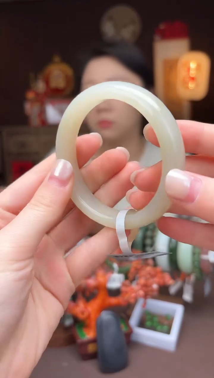 【闪购商品】和田玉ff7手镯57mm未镶嵌-