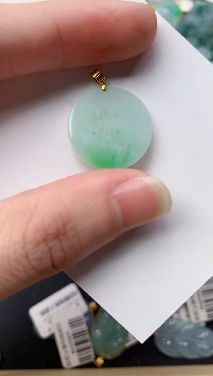 【闪购商品】翡翠颈饰18K金镶嵌5...........