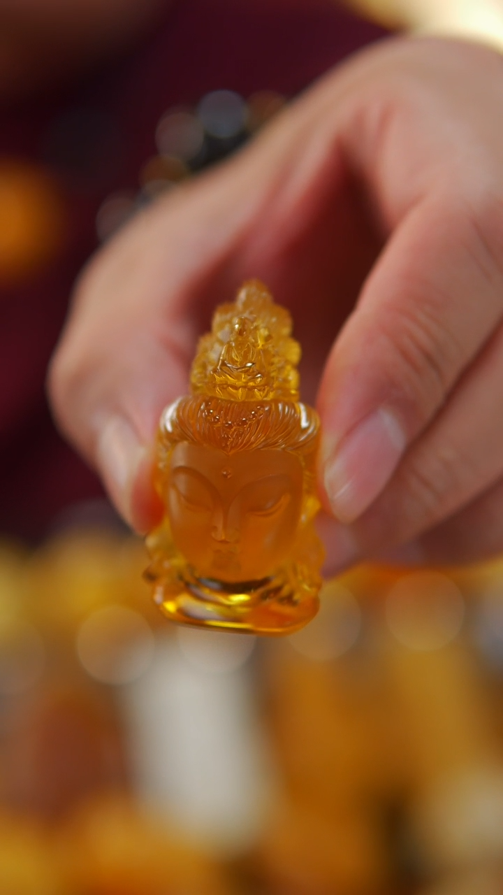 【闪购商品】金珀裸石未镶嵌金珀观音吊坠13.62