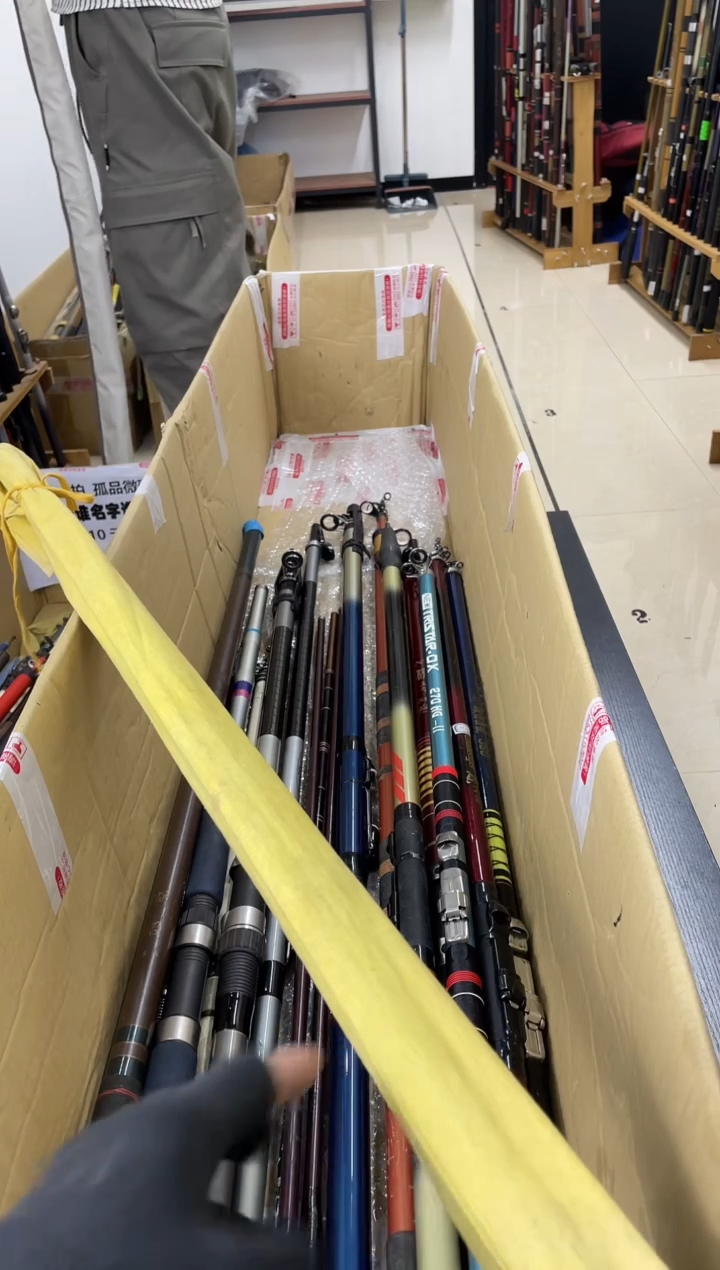 薛****爷孤品微瑕，以直播间介绍为准，加10元发顺丰。