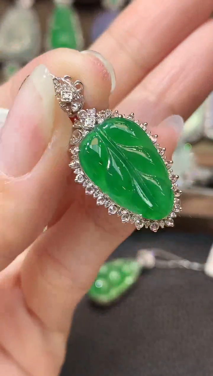 吊坠(不含链)18K金镶嵌翡翠C30