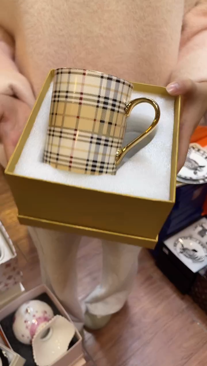 杯鸿辉家品牌瓷器，京东包邮！