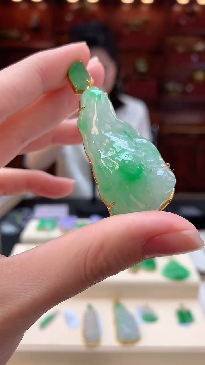 【闪购商品】翡翠颈饰18K金镶嵌赠礼盒证书 敏