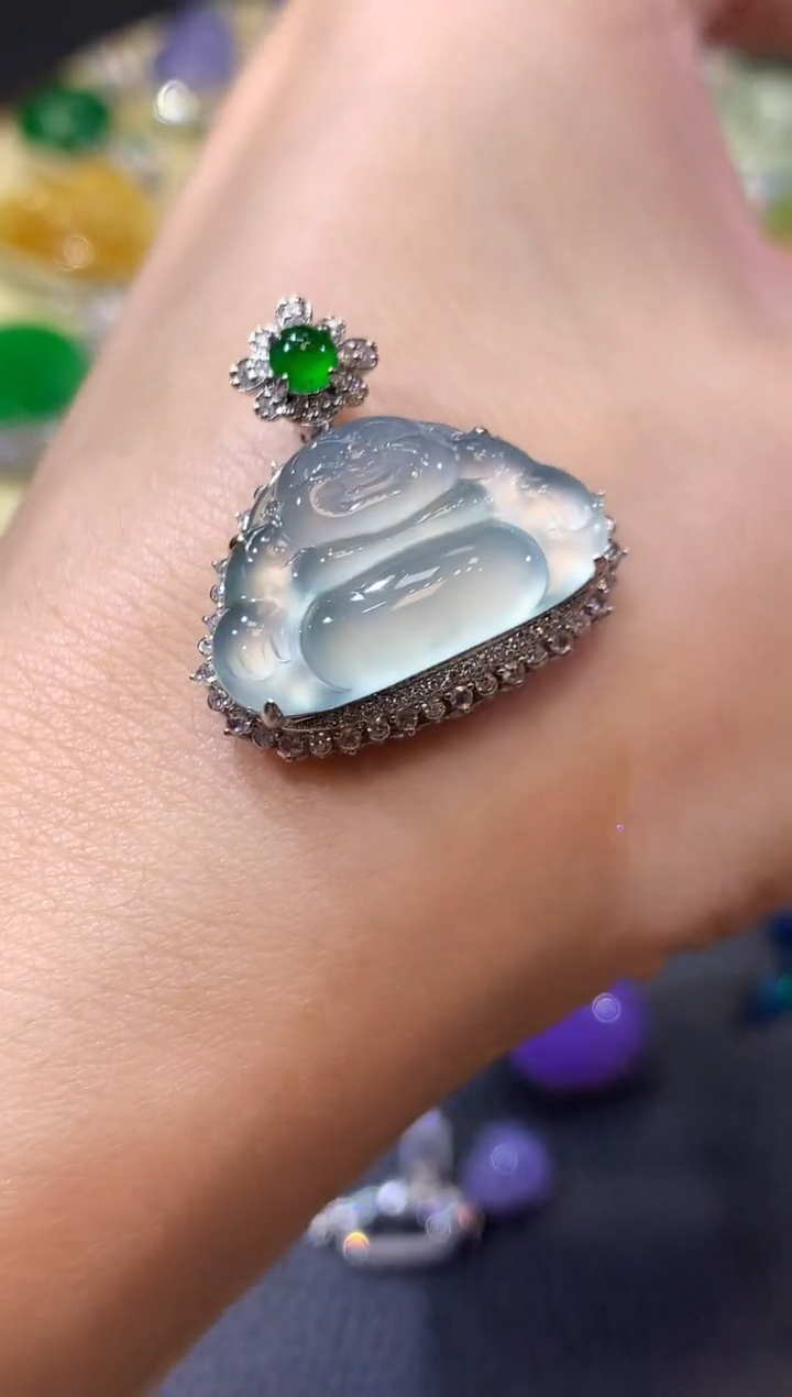 【闪购商品】翡翠吊坠(不含链)18K金镶嵌D9