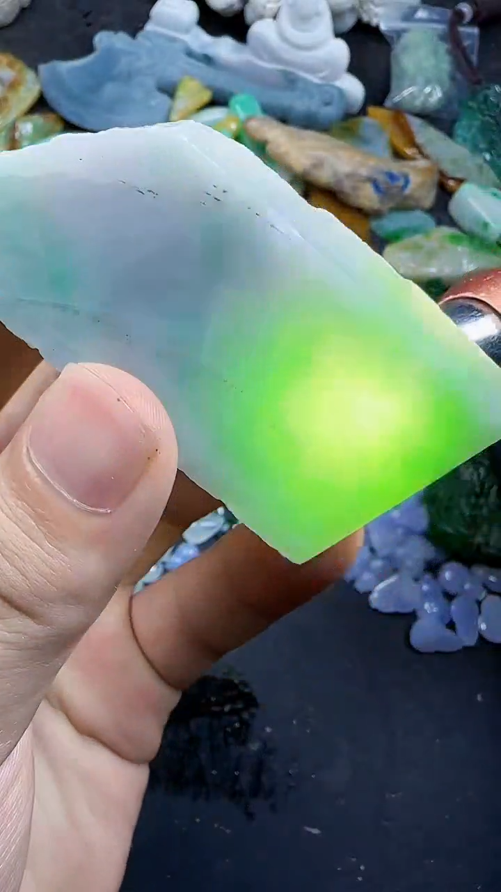 翡翠挂件未镶嵌001翡翠