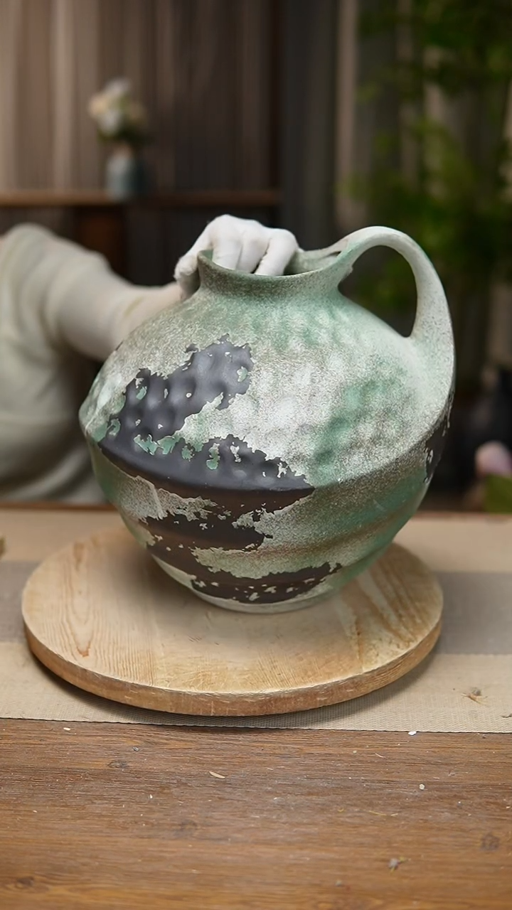 【闪购商品】陶瓷花器诧寂复古绿胖奶壶