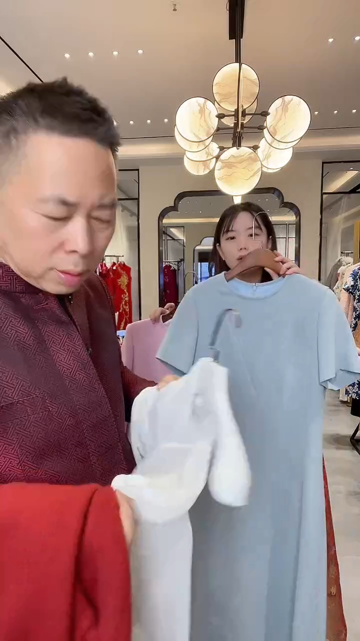 雾霾蓝时尚走秀款定制连衣裙 599 xl码
