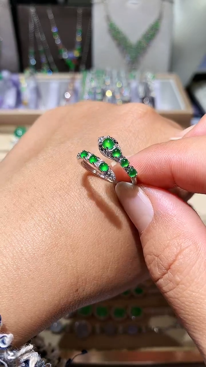 【闪购商品】翡翠耳饰未镶嵌戒指