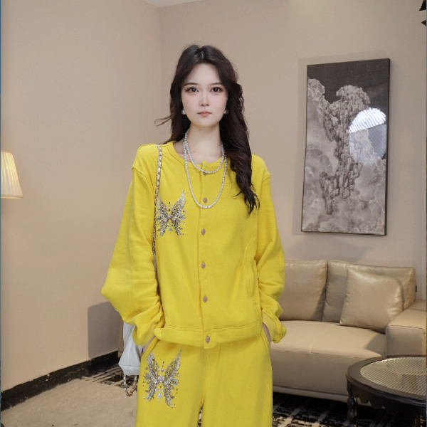 TCH私服秋季烫钻工艺淑女百搭新潮流卫衣女T75C11E1009轻奢tch