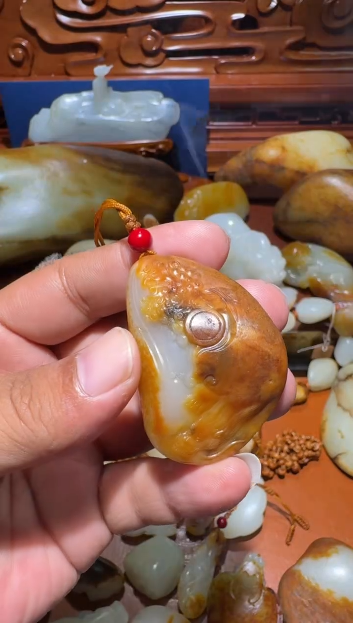 颈饰未镶嵌和田玉达摩