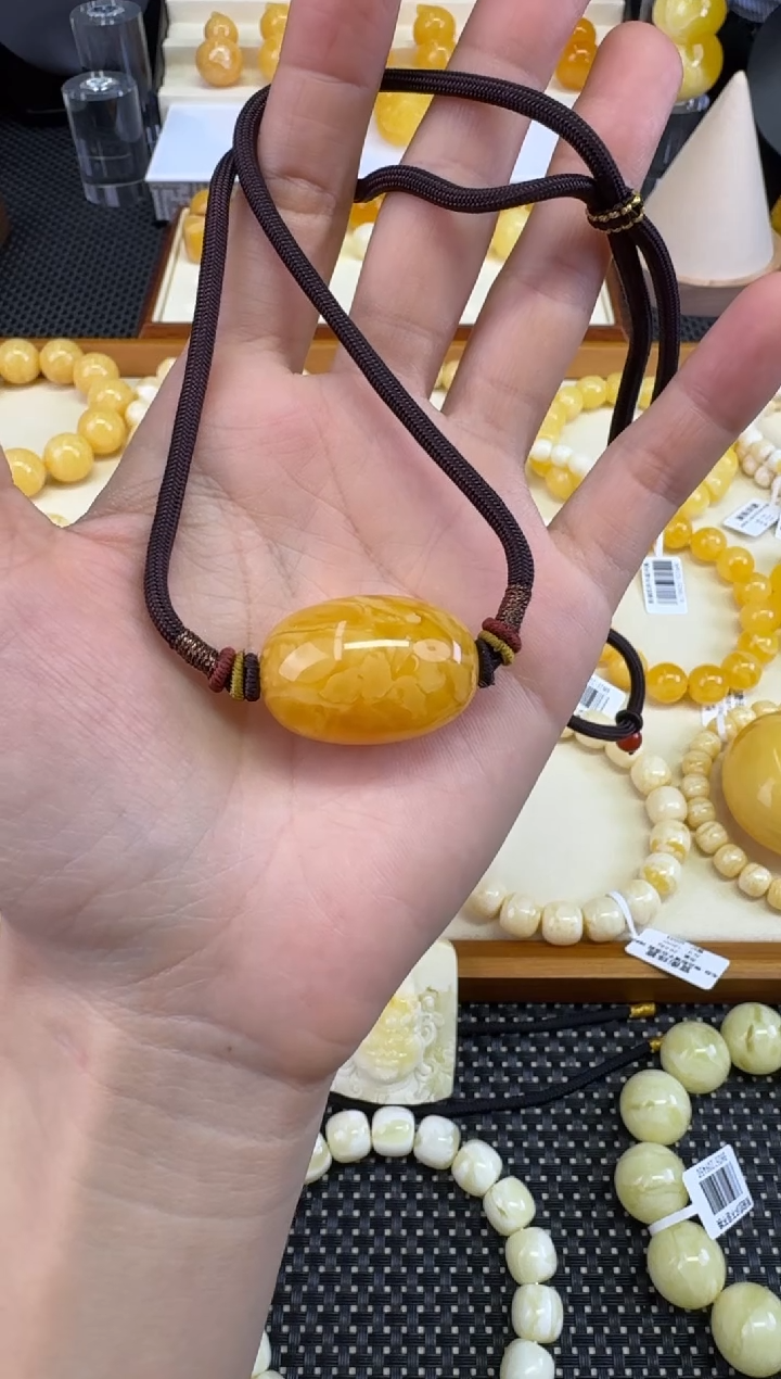 裸石琥珀未镶嵌宝衡 顶红 枣珠