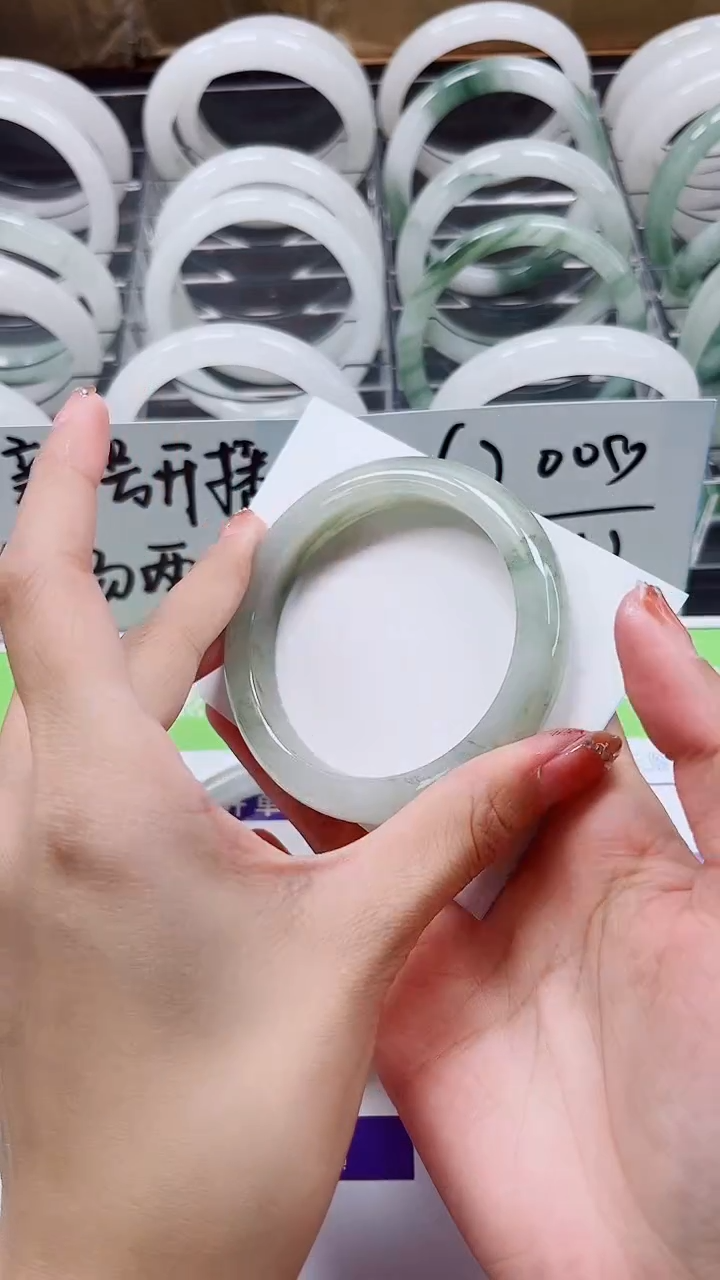 【闪购商品】石英质玉手镯未镶嵌A231-55/56