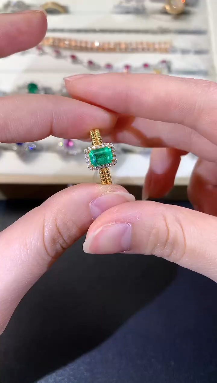 【闪购商品】祖母绿戒指18K金镶嵌R490|5980