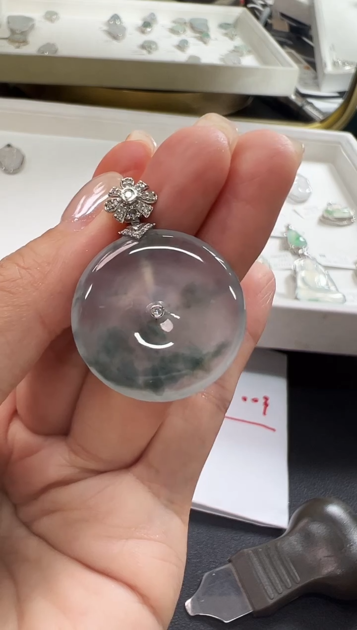 颈饰18K金镶嵌翡翠KXLIU1128-010