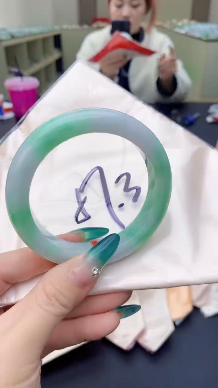 【闪购商品】翡翠手镯未镶嵌0179332673