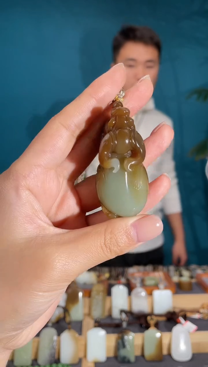 颈饰未镶嵌和田玉1