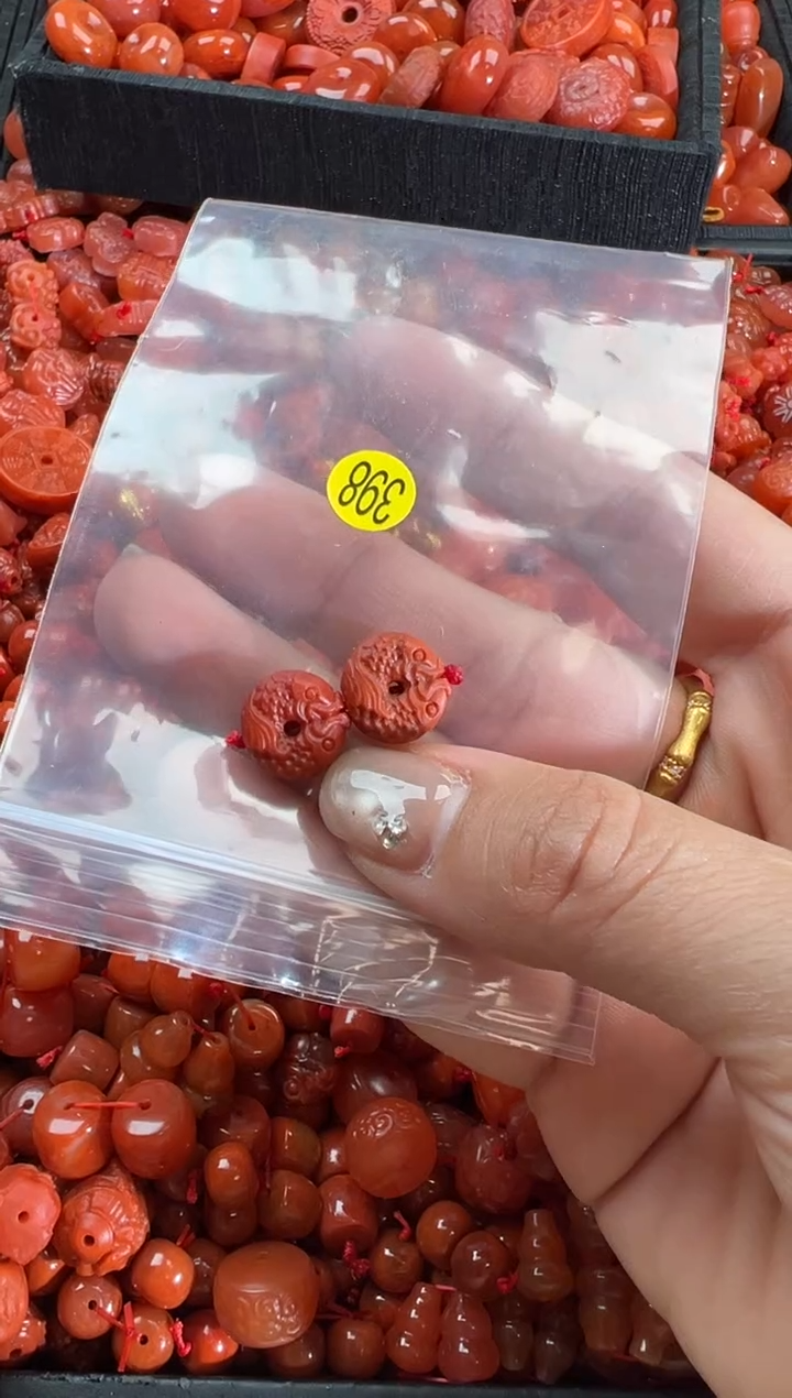 【闪购商品】南红玛瑙颈饰未镶嵌1