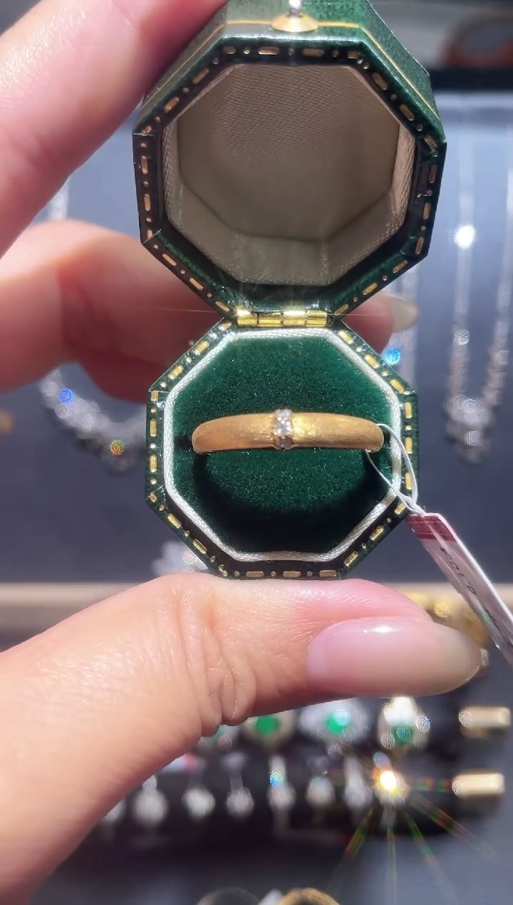 【闪购商品】钻石戒指/指环18K金镶嵌钻石戒指