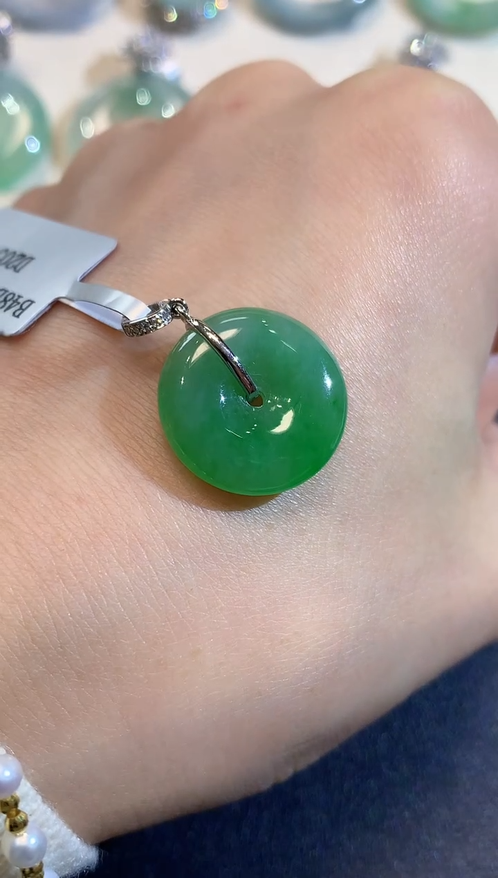 吊坠(不含链)18K金镶嵌翡翠A18 多样性发货一件