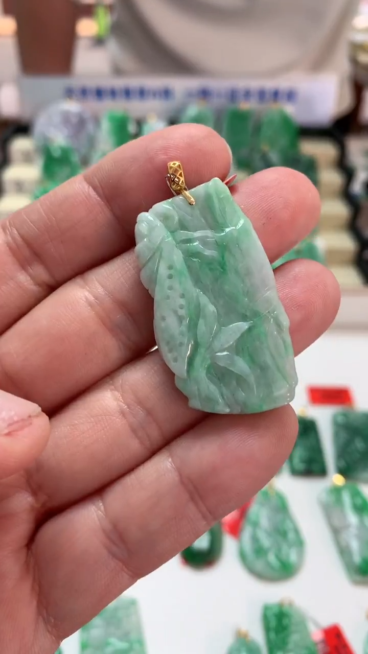 【闪购商品】翡翠吊坠(不含链)18K金镶嵌挂件