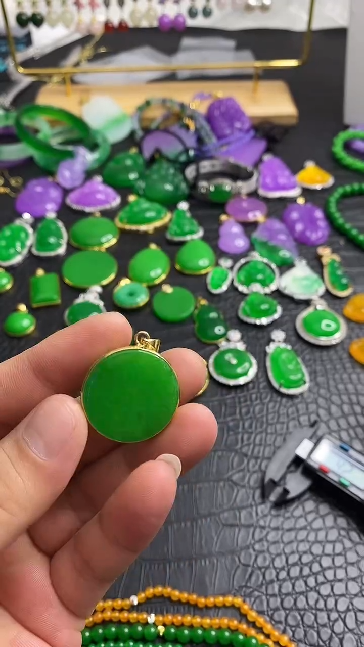 颈饰14K金镶嵌翡翠S010