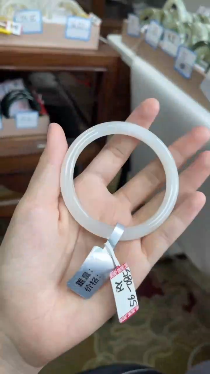 未镶嵌手镯和田玉56