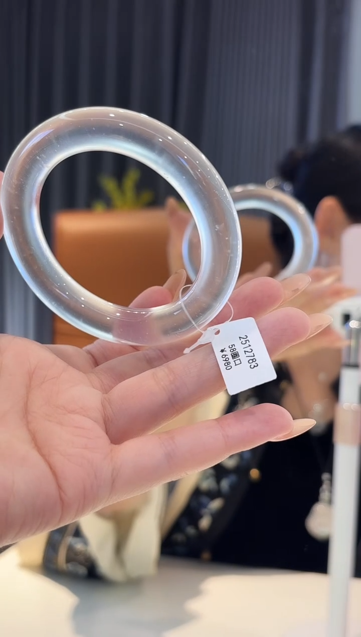 未镶嵌手镯石英质玉12783