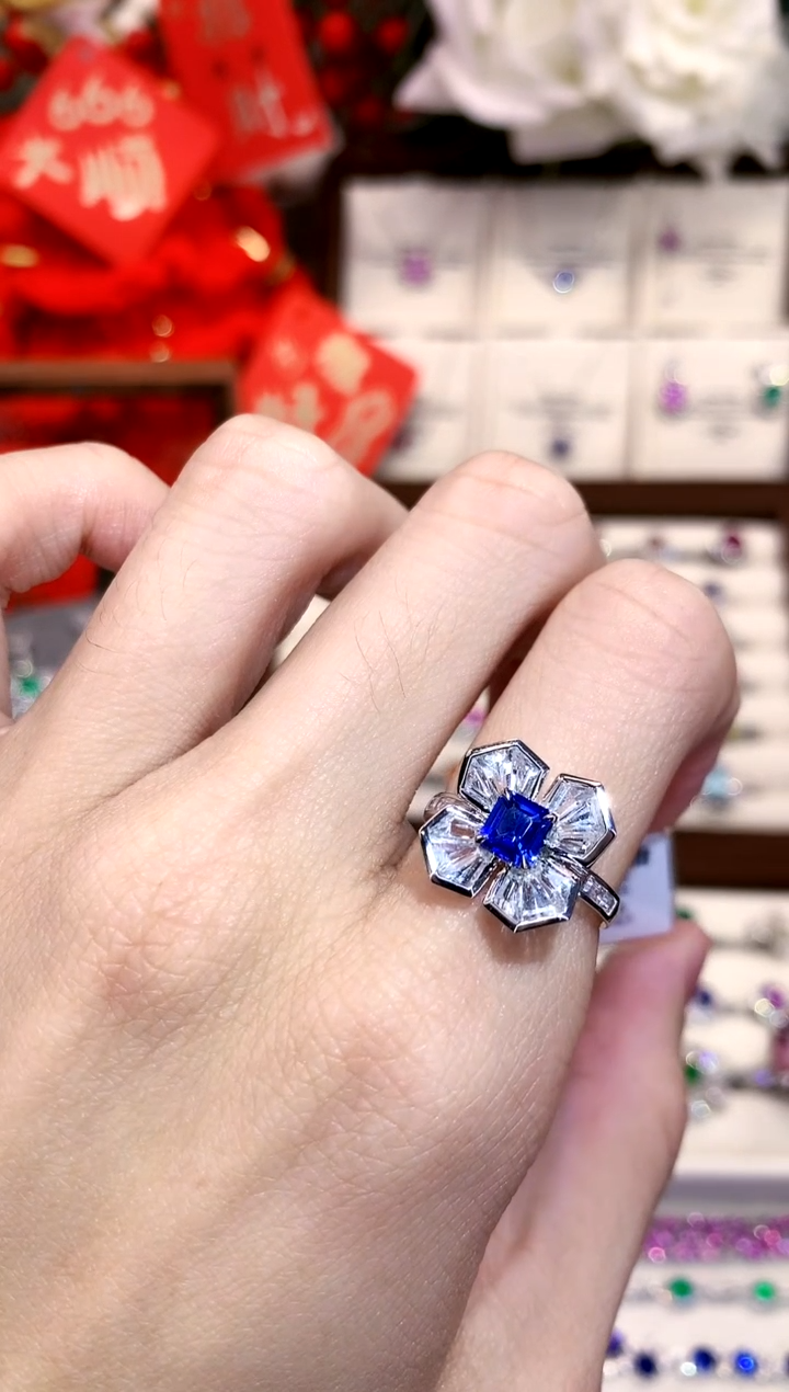 【闪购商品】蓝宝石戒指18K金镶嵌0.79ct/天然宝石/七天无理由