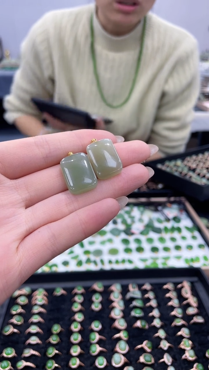 【闪购商品】和田玉吊坠18K金镶嵌多样性拍一发一