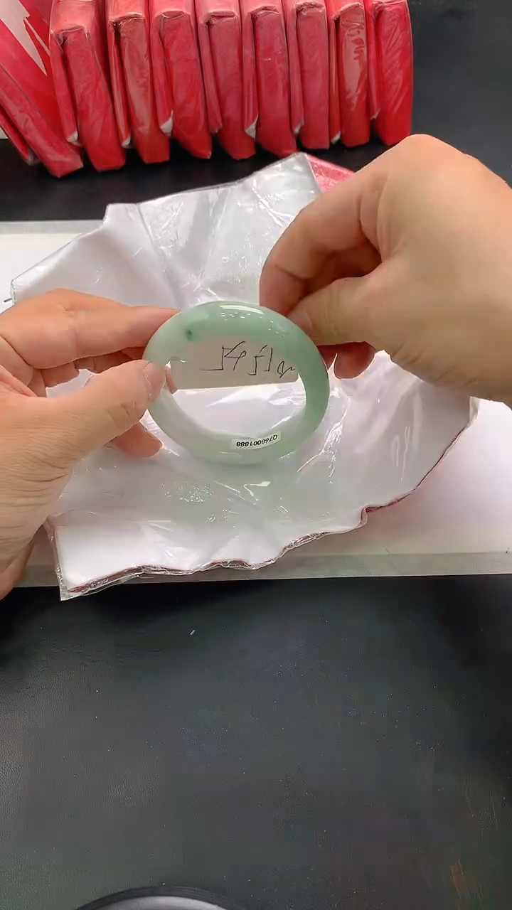翡翠手镯未镶嵌369