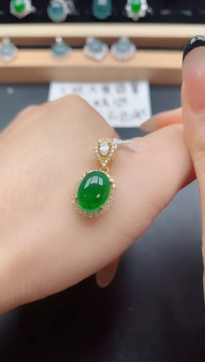 翡翠银S925镶嵌吊坠(赠链)508500