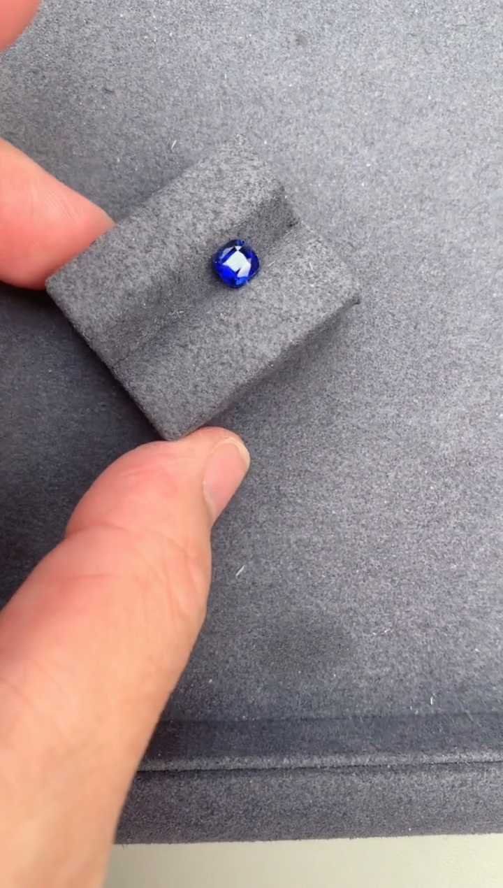 【闪购商品】蓝宝石裸石未镶嵌76分无烧皇家蓝