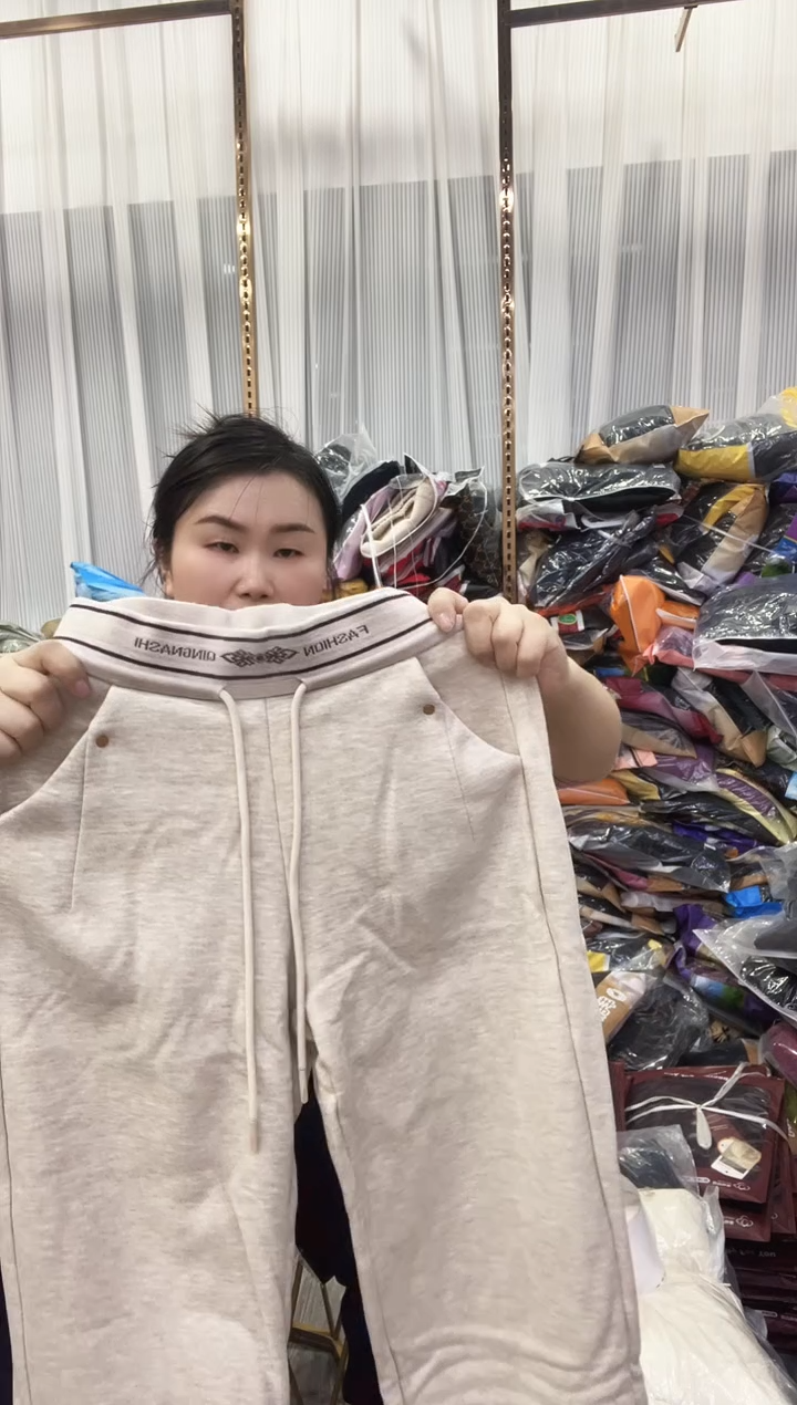 闪电购137  微残 女士直筒裤 110斤