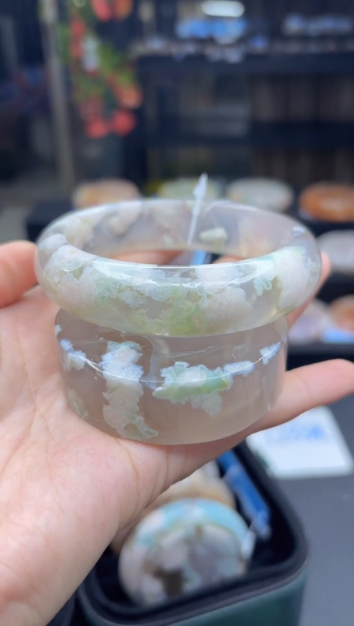 石英质玉手镯未镶嵌80（63圈赠送镯心）