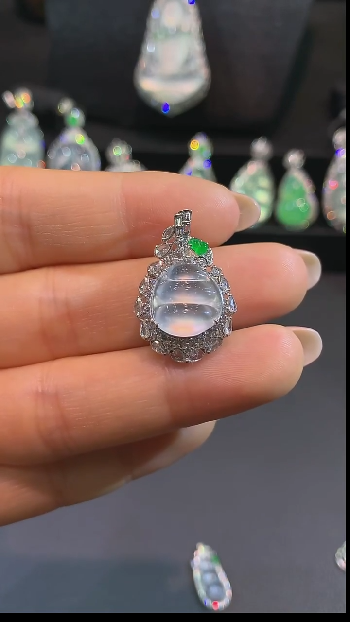 吊坠(不含链)18K金镶嵌翡翠吊坠