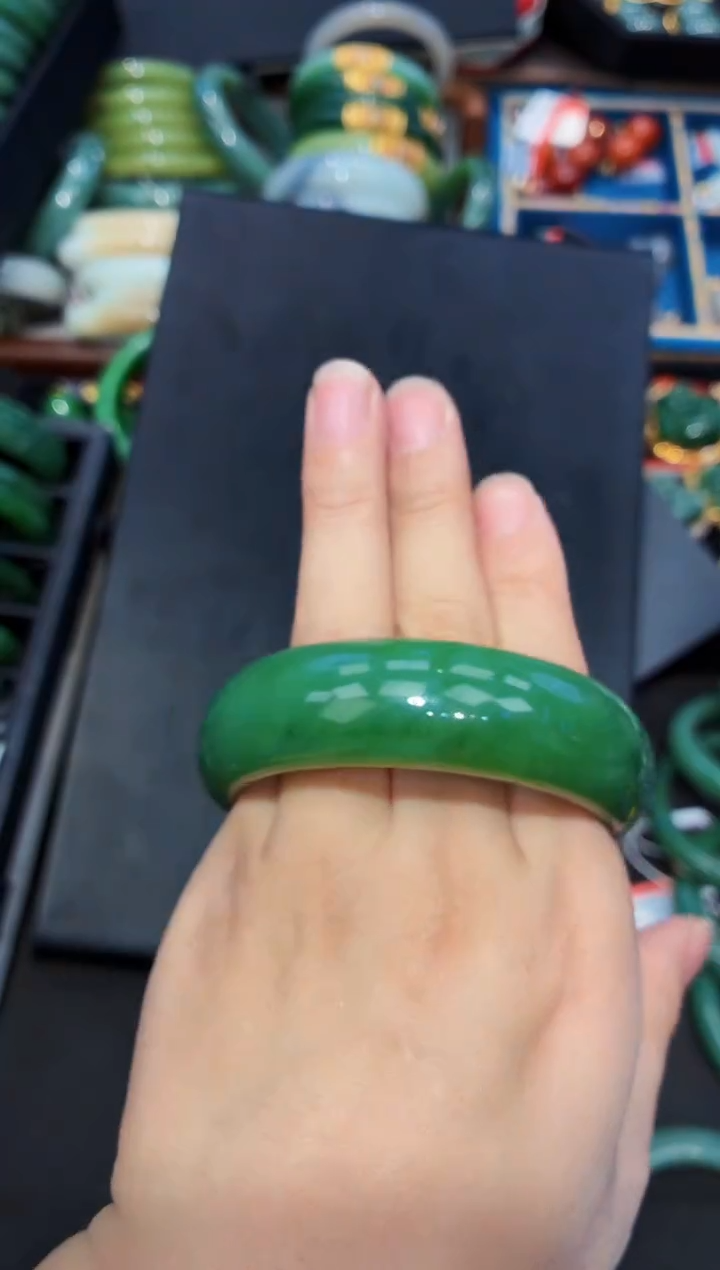 未镶嵌手镯和田玉57-58多样性发一带猫眼色带