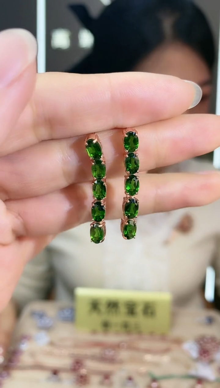 【闪购商品】透辉石耳饰银S925镶嵌耳饰