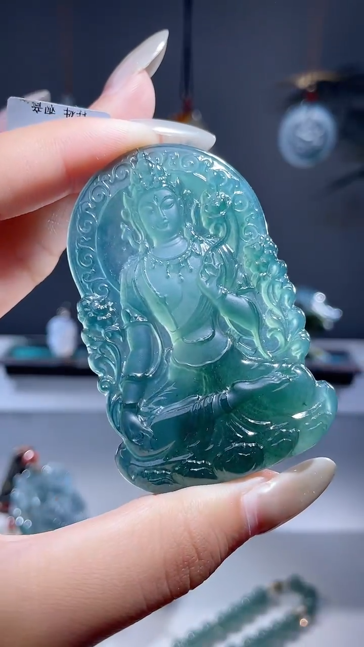颈饰未镶嵌翡翠度母