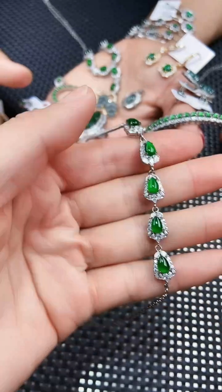 【闪购商品】翡翠手链未镶嵌111111111