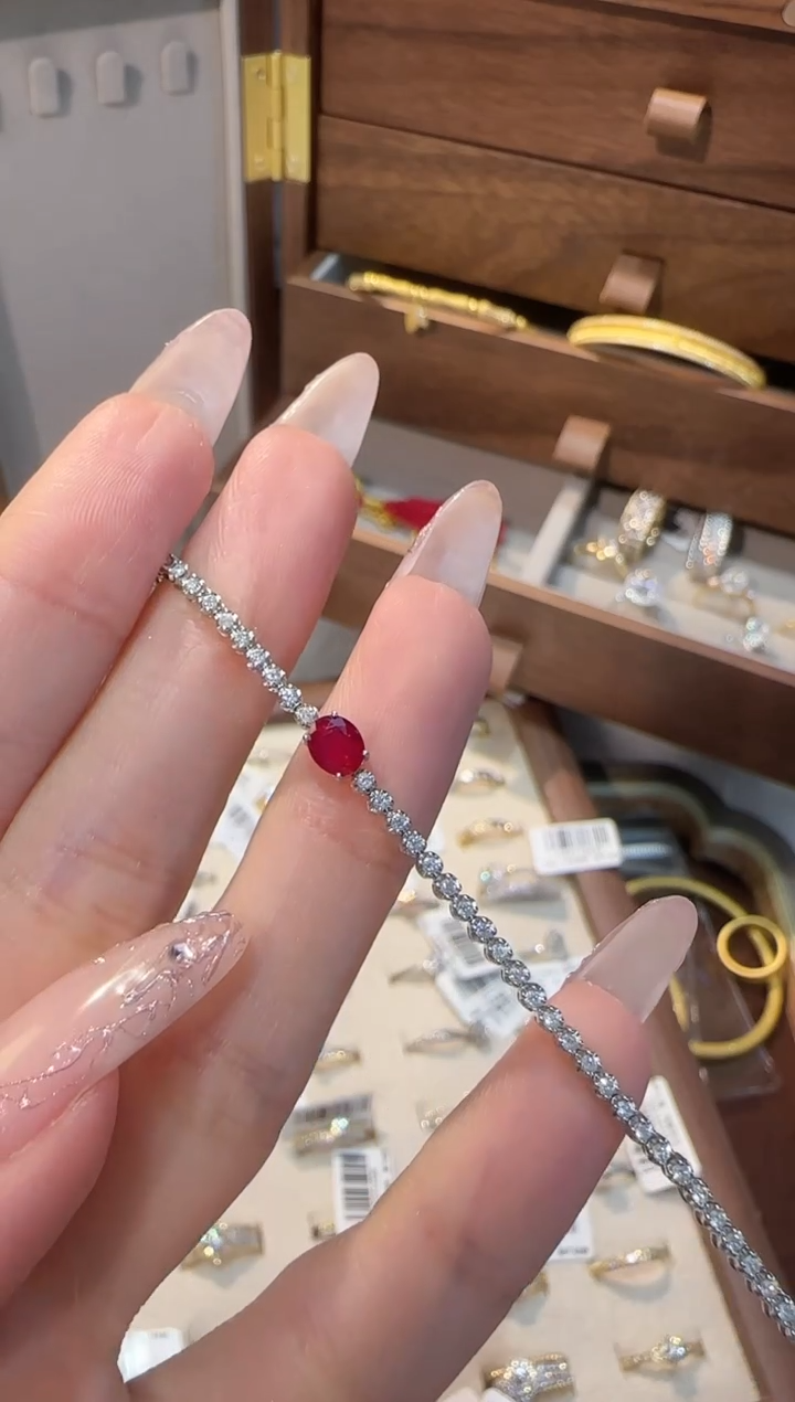 【闪购商品】红宝石手链18K金镶嵌单颗红宝手链18#