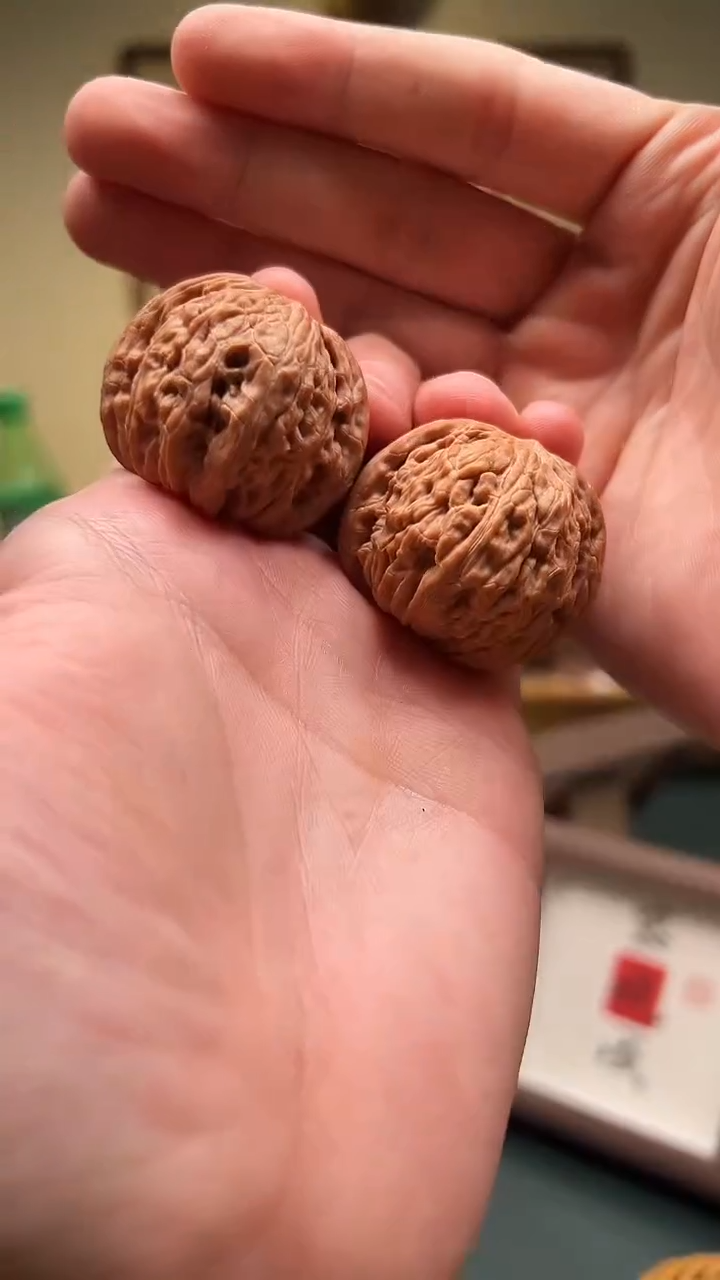 【闪购商品】文玩核桃把件37mm 磨盘文玩核桃一对 6号