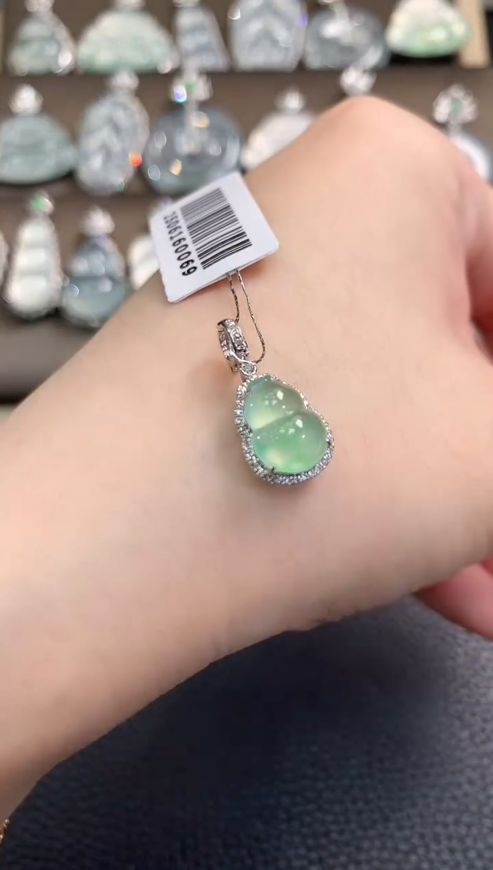 翡翠18K金镶嵌吊坠(不含链)春日珠宝 B10多样性一件发