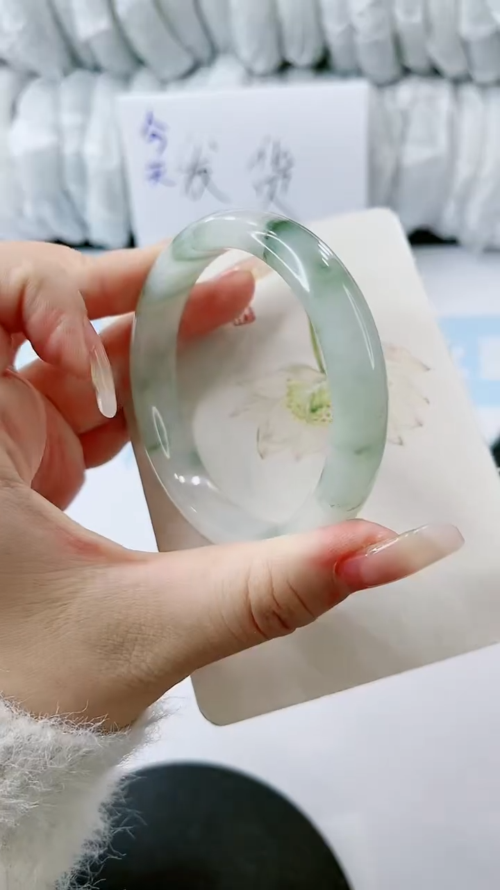 【闪购商品】石英质玉手镯未镶嵌多样性发货V418