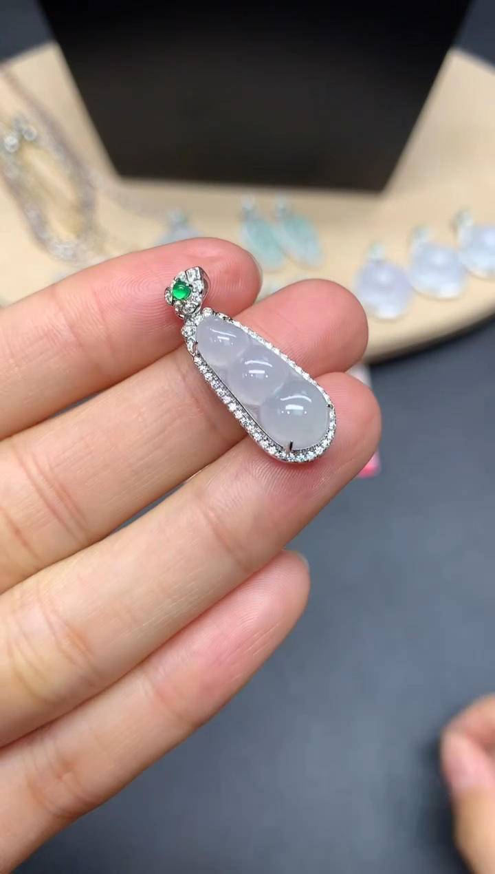 【闪购商品】翡翠吊坠(不含链)银S925镶嵌福豆【多样性发其一】