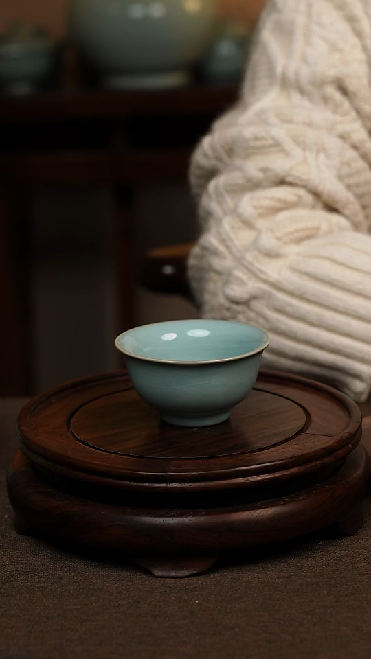 瓷片天青色压手杯80ml微瑕不带礼盒