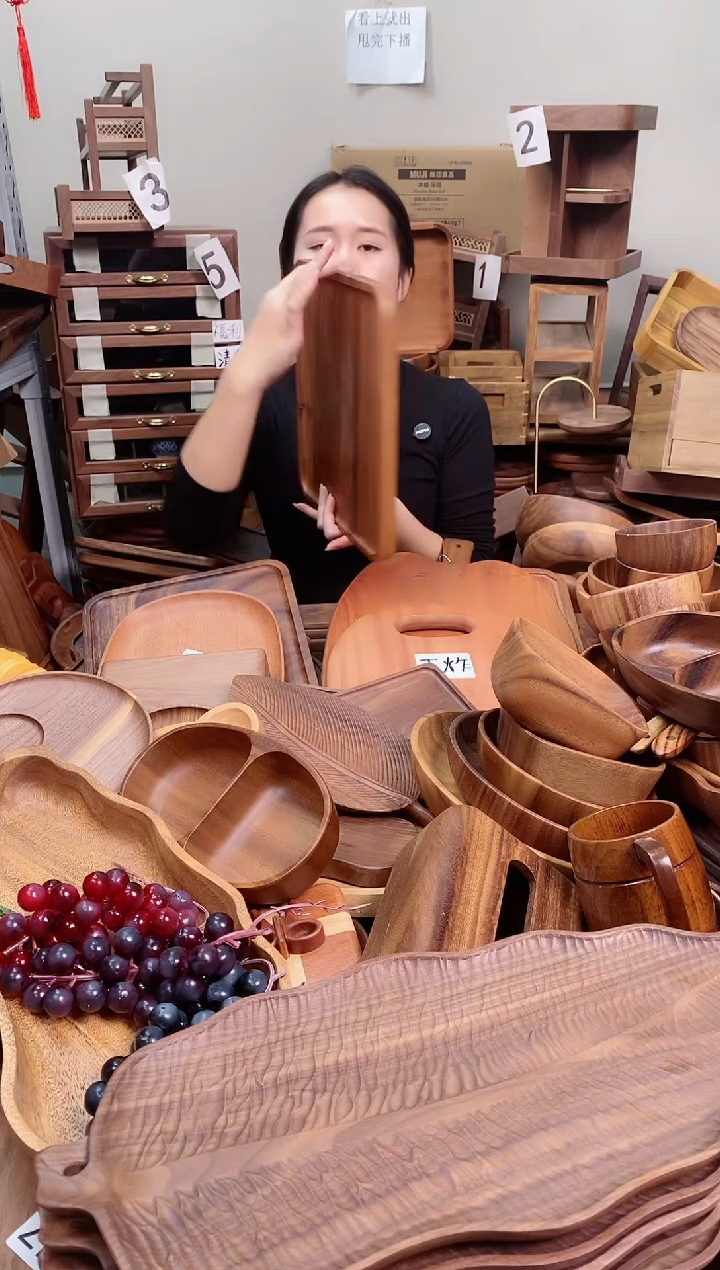 木 南美胡桃木带手抓槽托盘30*30*2cm 